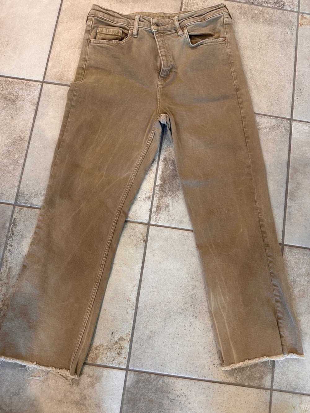 Casual Straight-Leg taupe jeans